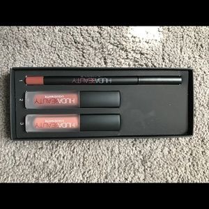 Huda Beauty Lip Contour Kit: Spice Girl and Venus